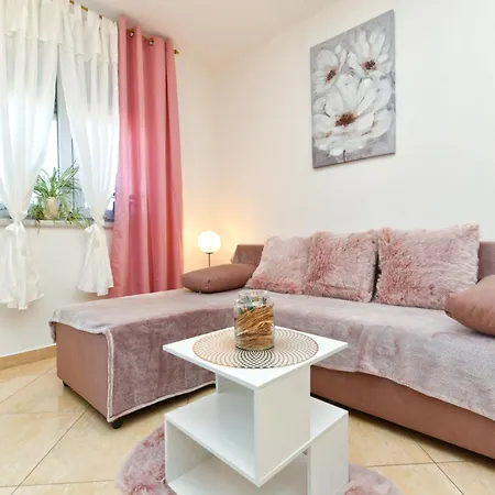 Apartment 2285