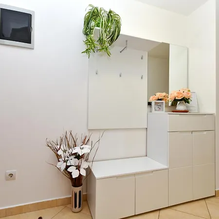 Apartment 2285 Liznjan