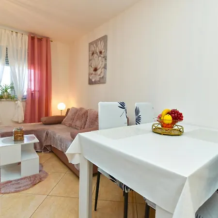 Apartment 2285