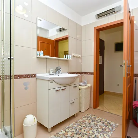 Apartment 2285 Liznjan