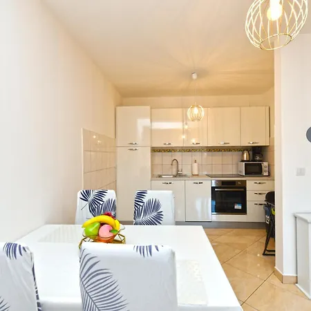 Apartment 2285