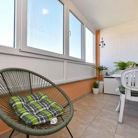 Apartment 2285 *