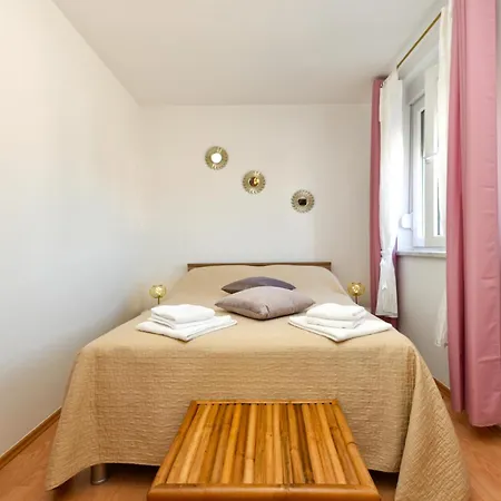 Apartment 2285