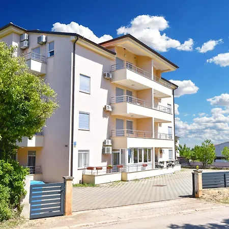 Apartment 2285 Liznjan